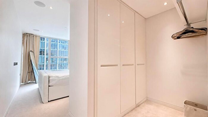 2 Bedroom Apartment For Sale In The Heron Building, More Street, City, EC2Y - Photo 10