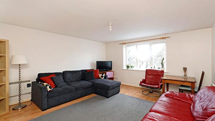 2 Bedroom Flat To Rent In Church Road, Acton, W3