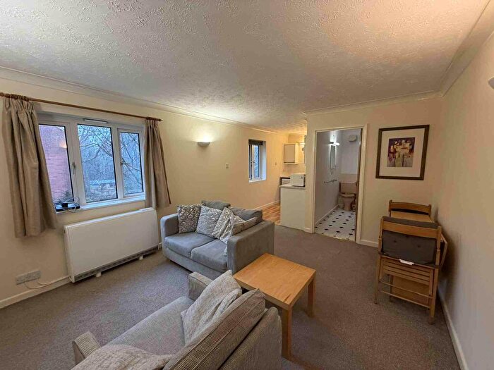 1 Bedroom Flat To Rent In Hamilton Court, Moseley, B13