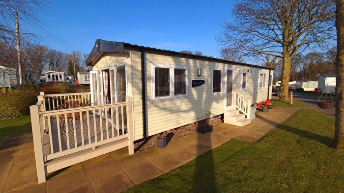 2 Bedroom Mobile/park Home For Sale In West Witton, Leyburn, DL8