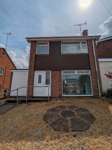 4 Bedroom Link Detached House To Rent In Abbott Road, Mansfield, Nottinghamshire, NG19