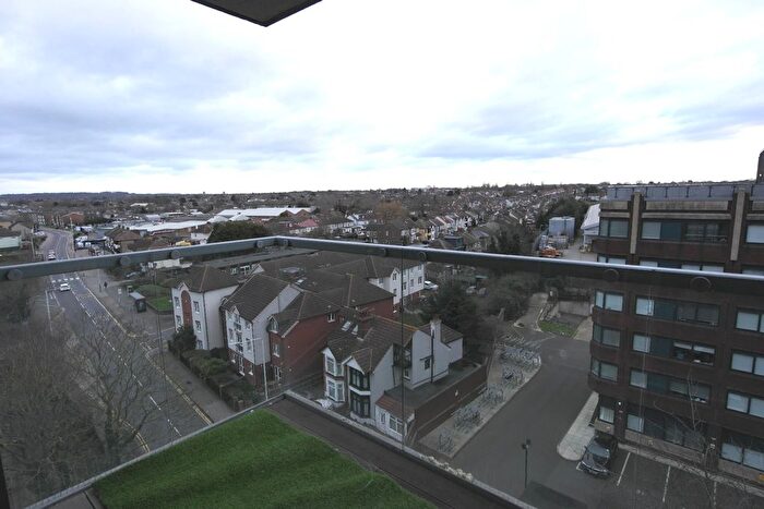 3 Bedroom Flat To Rent In Vickers House, Romford, Essex, RM1