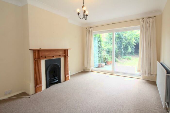 2 Bedroom Flat To Rent In Lansdowne Road, Bromley, BR1