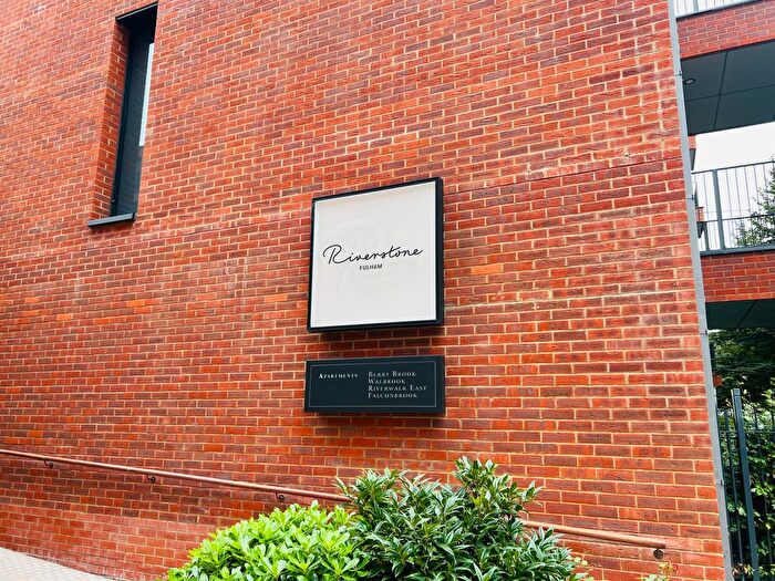 2 Bedroom Flat To Rent In Central Avenue, London, SW6