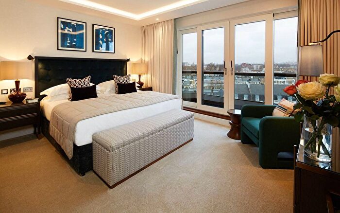 2 Bedroom Flat To Rent In Gloucester Park Apartments, South Kensington, London, SW7