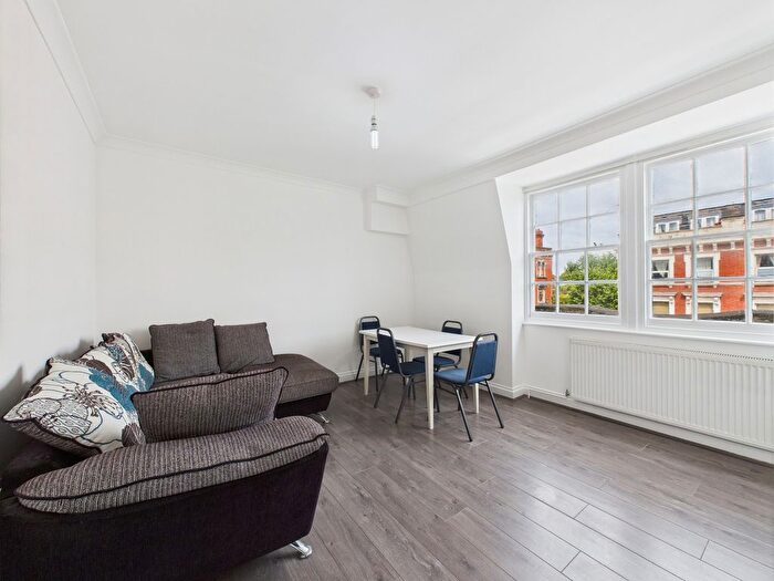 4 Bedroom Flat To Rent In Kilburn High Road, London, NW6