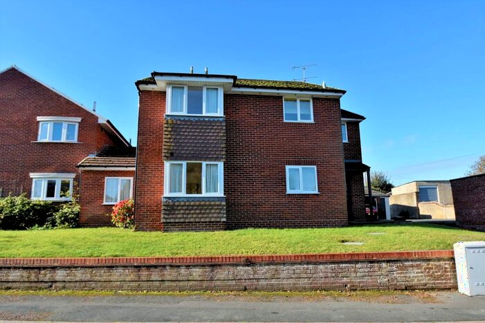 2 Bedroom Flat To Rent In Carisbrooke High Street, Newport, PO30