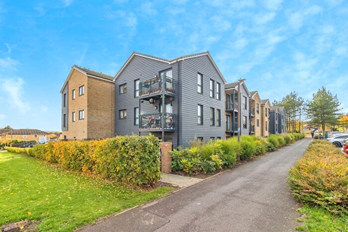 2 Bedroom Flat For Sale In Hindhead Knoll, Walnut Tree, Milton Keynes, MK7