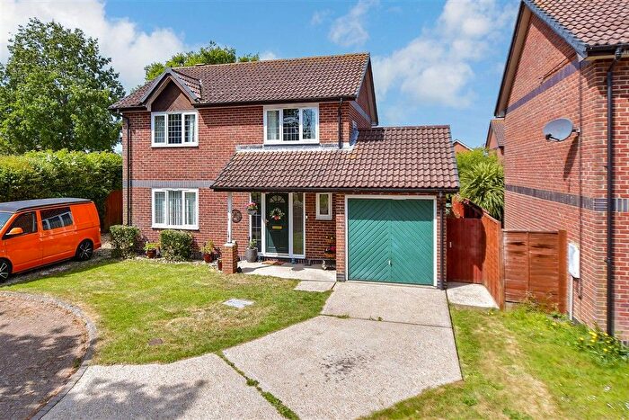 4 Bedroom Detached House For Sale In Fleet Way, Shalfleet, Newport, Isle Of Wight, PO30
