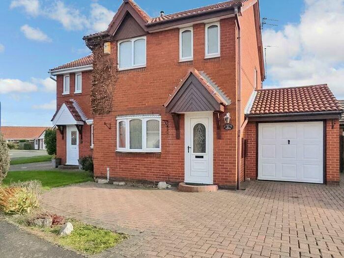 3 Bedroom Semi-Detached House To Rent In Carrick Drive, South Beach, Blyth, Northumberland, NE24