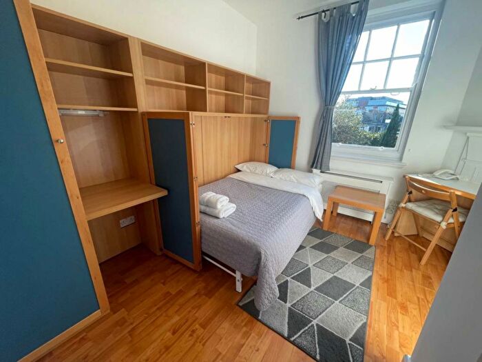 Studio To Rent In Fulham Palace Road, London, W6