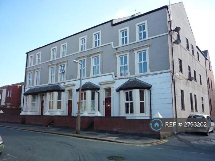 2 Bedroom Flat To Rent In Rustlings Court, Barrow-In-Furness, LA14