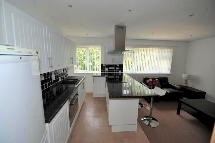 3 Bedroom Flat To Rent In New Zealand Cottages, Lime Kiln Road, Canterbury, Kent, CT1
