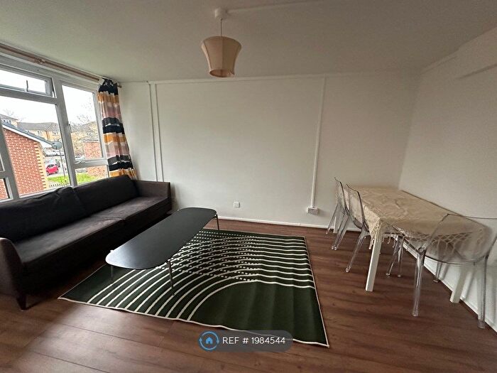 1 Bedroom Flat To Rent In Tredegar Road, London, N11