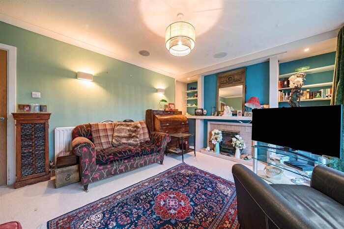 2 Bedroom Semi-Detached Bungalow For Sale In Fitzalan Road, Arundel, BN18