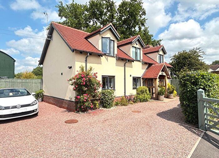 3 Bedroom Detached House For Sale In Mulberry Cottage, Pendock, Gloucester, GL19
