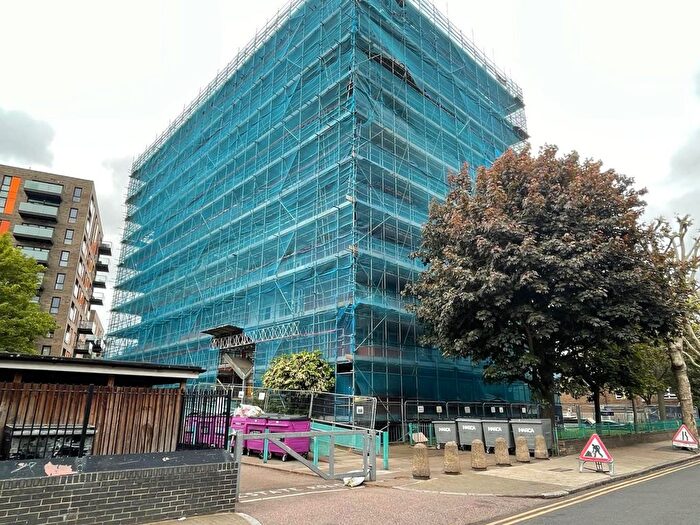 2 Bedroom Flat For Sale In Lindfield Street, London, E14