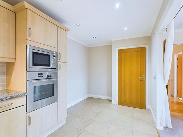 2 Bedroom Flat For Sale In Hafan Tywi, The Parade, Carmarthen, SA31