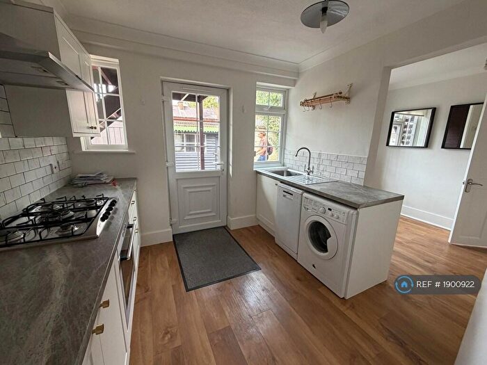 2 Bedroom Maisonette To Rent In Fire Station Mews, Beckenham, BR3