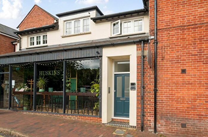 1 Bedroom Apartment To Rent In Queen Street, Godalming, Surrey, GU7