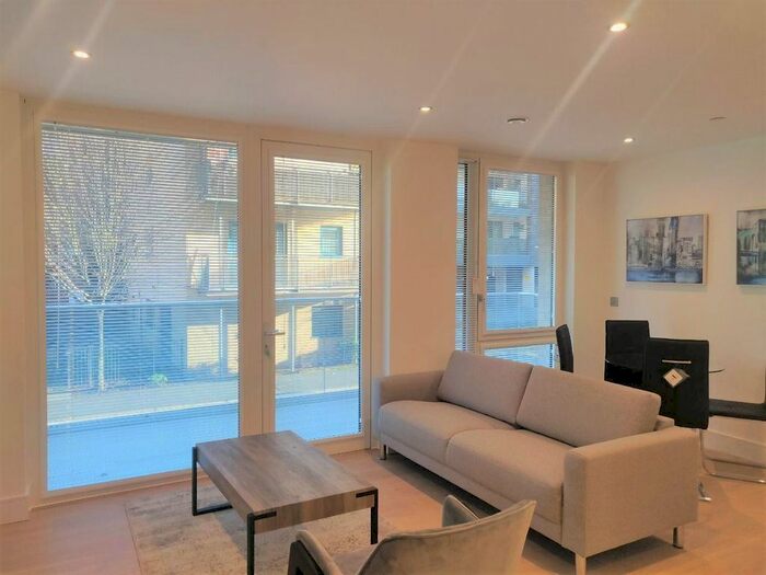 2 Bedroom Flat To Rent In Garnet Place, West Drayton, UB7