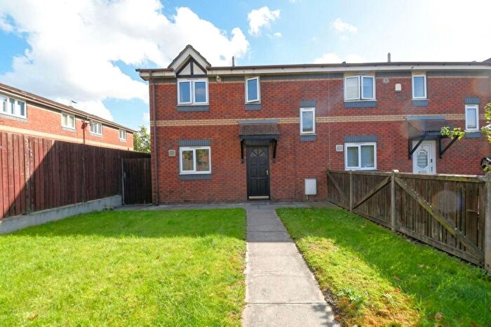 2 Bedroom Terraced House For Sale In Ryall Avenue, Salford, M5