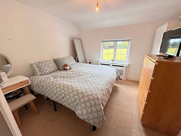 2 Bedroom End Of Terrace House For Sale In Church Road, Streatley, Luton, LU3