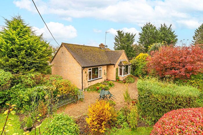 2 Bedroom Bungalow For Sale In The Street, Shipton Moyne, Tetbury, GL8