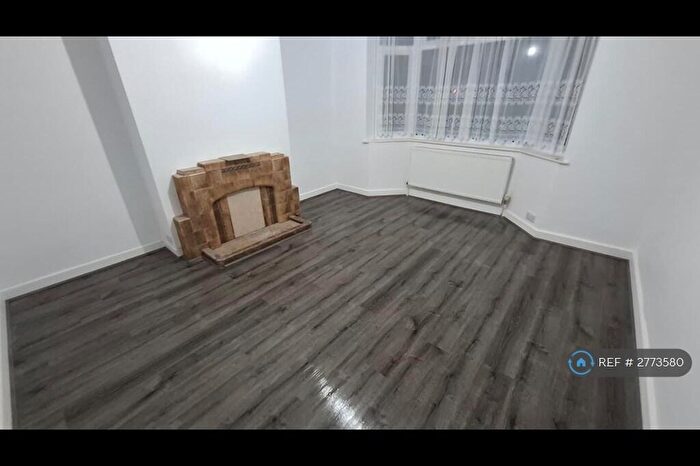 3 Bedroom Detached House To Rent In Davids Road, Bristol, BS14