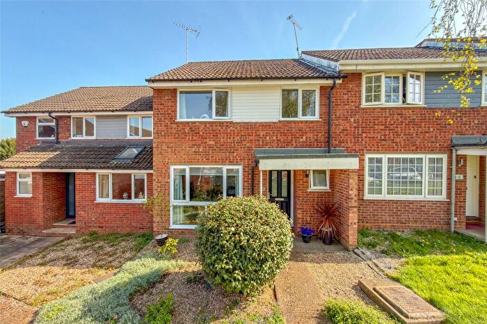 3 Bedroom Terraced House For Sale In Knowle Drive, Harpenden, Hertfordshire, AL5