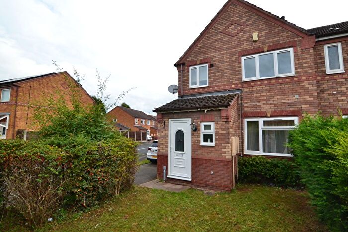 3 Bedroom Semi-Detached House To Rent In Julie Croft, Bilston, WV14