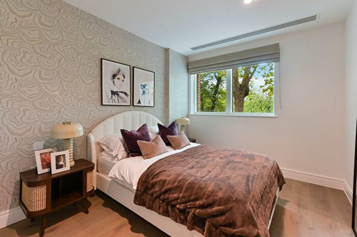 1 Bedroom Flat For Sale In Chiswick High Road, London, W4