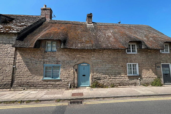 2 Bedroom Terraced House For Sale In East Street, Corfe Castle, BH20