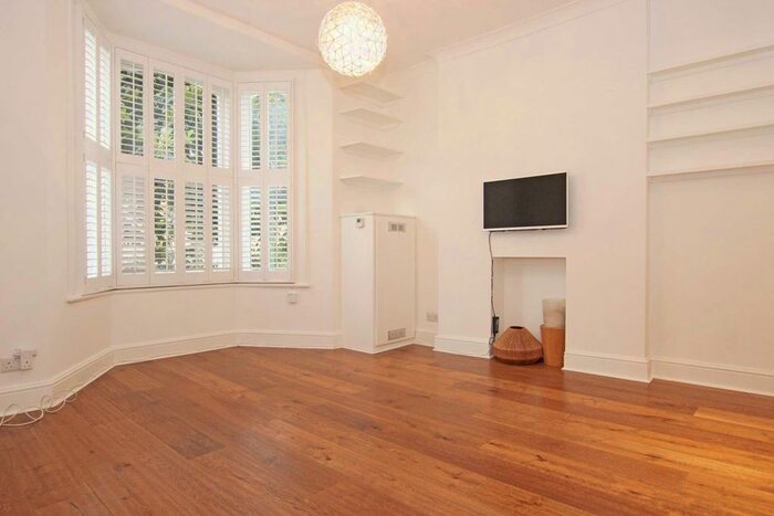 1 Bedroom Flat To Rent In Coningham Road, London, W12