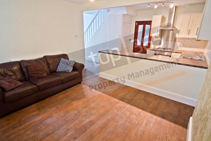 6 Bedroom Semi-Detached House To Rent In **£pppw Excluding Bills** Welby Avenue, Lenton, NG7
