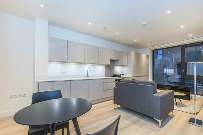Apartment To Rent In Sailors House, E14