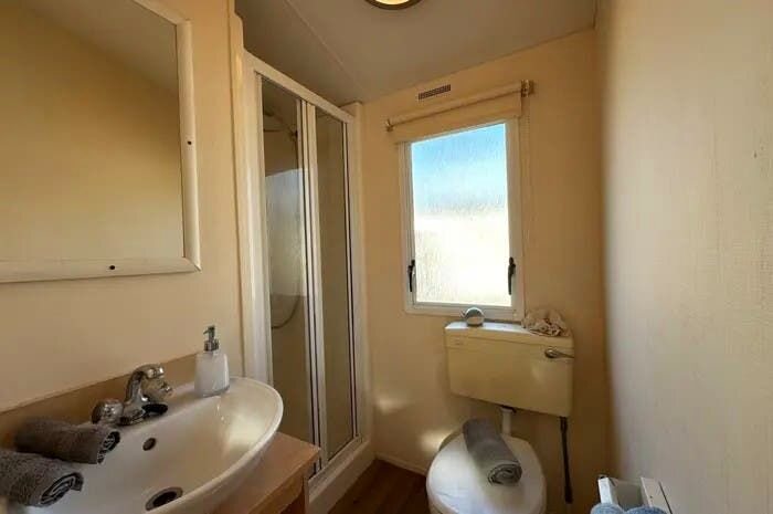 2 Bedroom Mobile/park Home For Sale In Leysdown Road, Leysdown-On-Sea, Sheerness, ME12