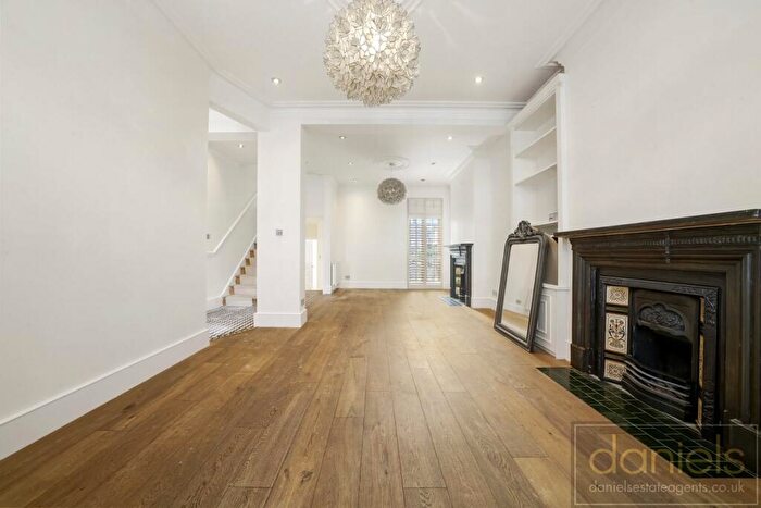 5 Bedroom Terraced House To Rent In Hanover Road, Kensal Rise, London, NW10