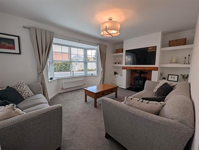 3 Bedroom Detached House For Sale In Killhope Crescent, Darlington, DL2