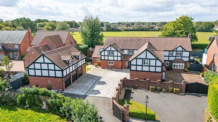 6 Bedroom Detached House For Sale In Lincoln Road, Skellingthorpe, Lincoln, Lincolnshire, LN6