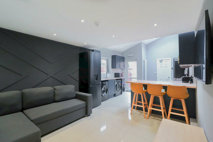 5 Bedroom Terraced House To Rent In Humber Avenue, Stoke, Coventry, CV1