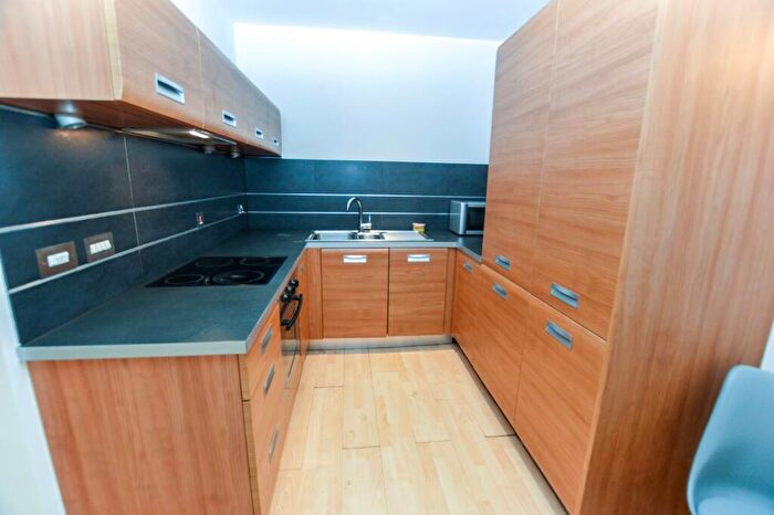 1 Bedroom Flat To Rent In Great Northern Tower, Watson Street, Deansgate, Manchester, M3