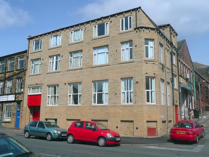 Studio To Rent In Sunbridge Road, Bradford, West Yorkshire, BD1