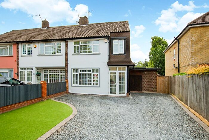 3 Bedroom End Of Terrace House To Rent In Bower Way, Cippenham, Slough, SL1