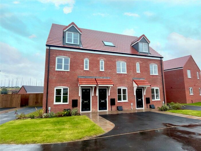3 Bedroom Terraced House For Sale In Upper Outwoods Farm, Beamhill Road, Burton-on-Trent, Staffordshire, DE13