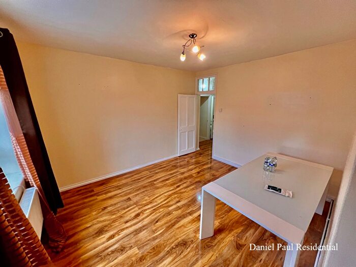 1 Bedroom Flat To Rent In Australia Road, London, W12