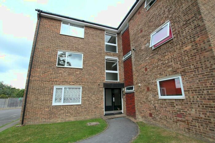 1 Bedroom Apartment To Rent In Naldrett Close, Horsham, RH12