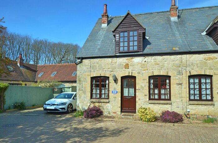 2 Bedroom End Of Terrace House For Sale In Charming Cottage * Shanklin, PO37