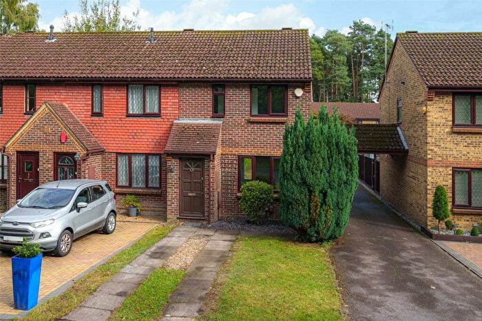 3 Bedroom Semi-Detached House To Rent In Mendip Road, Bracknell, Berkshire, RG12