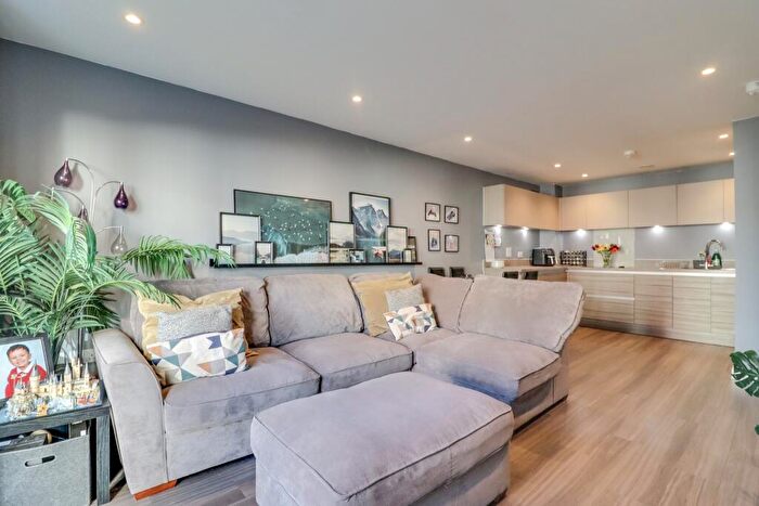 2 Bedroom Apartment For Sale In Denyer Walk, Woolston, SO19